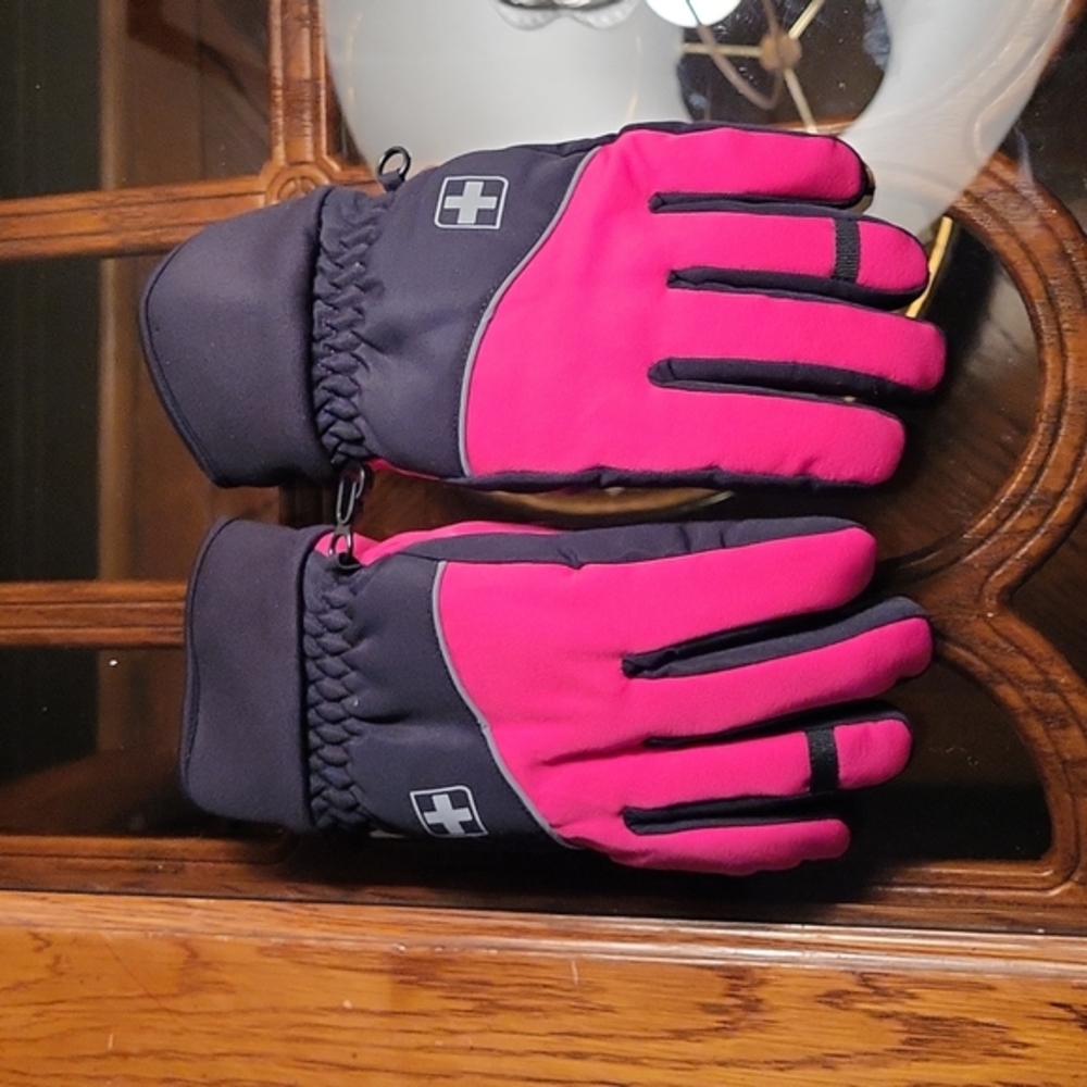 Swiss Tech Gloves